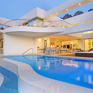 Hollywood Mansion & Camps Bay Villa Cape Town